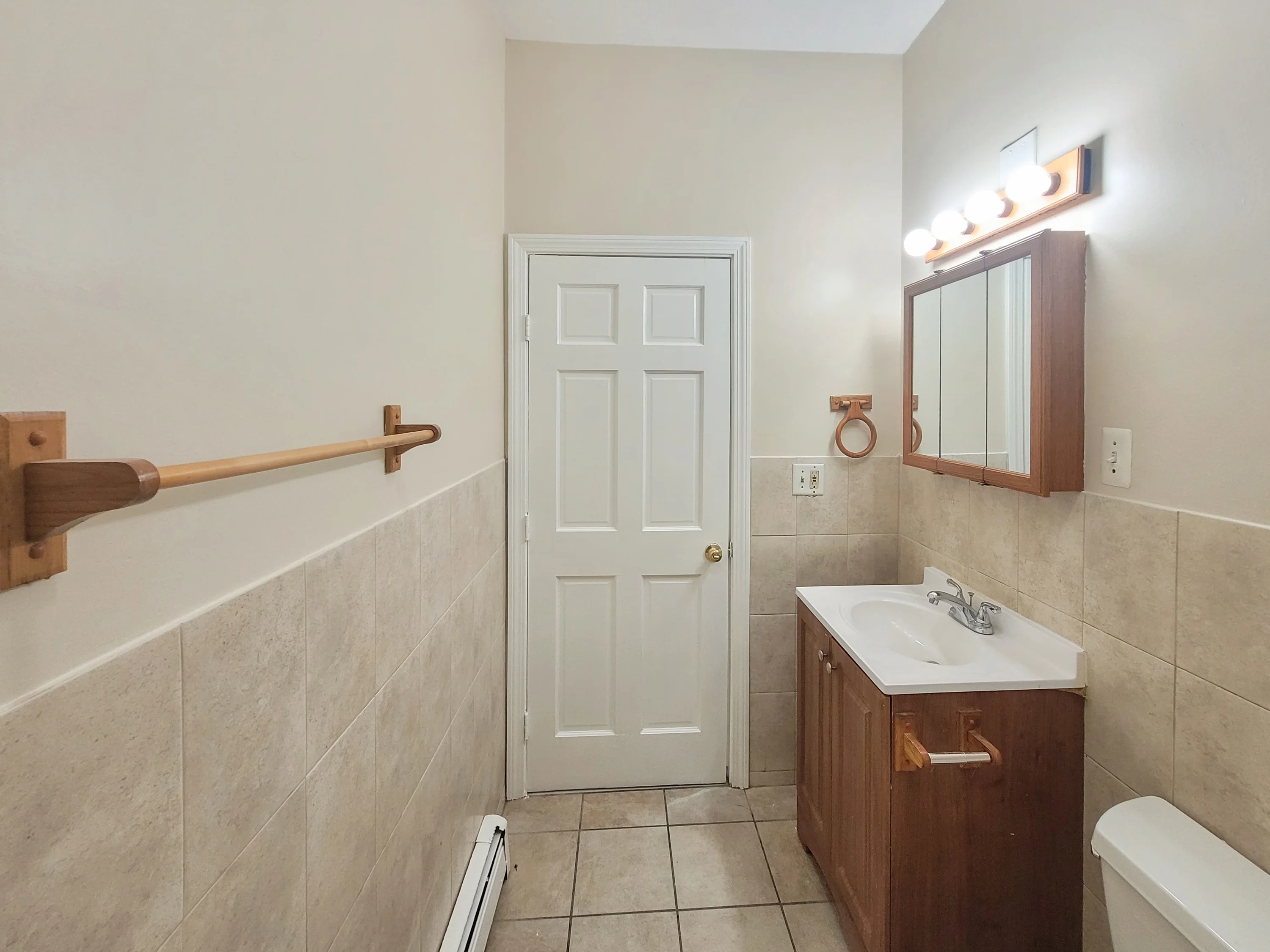 3 bed, 1 bath apartment for rent at 338 Warren St Unit 3, Roxbury — photo 3 of 10