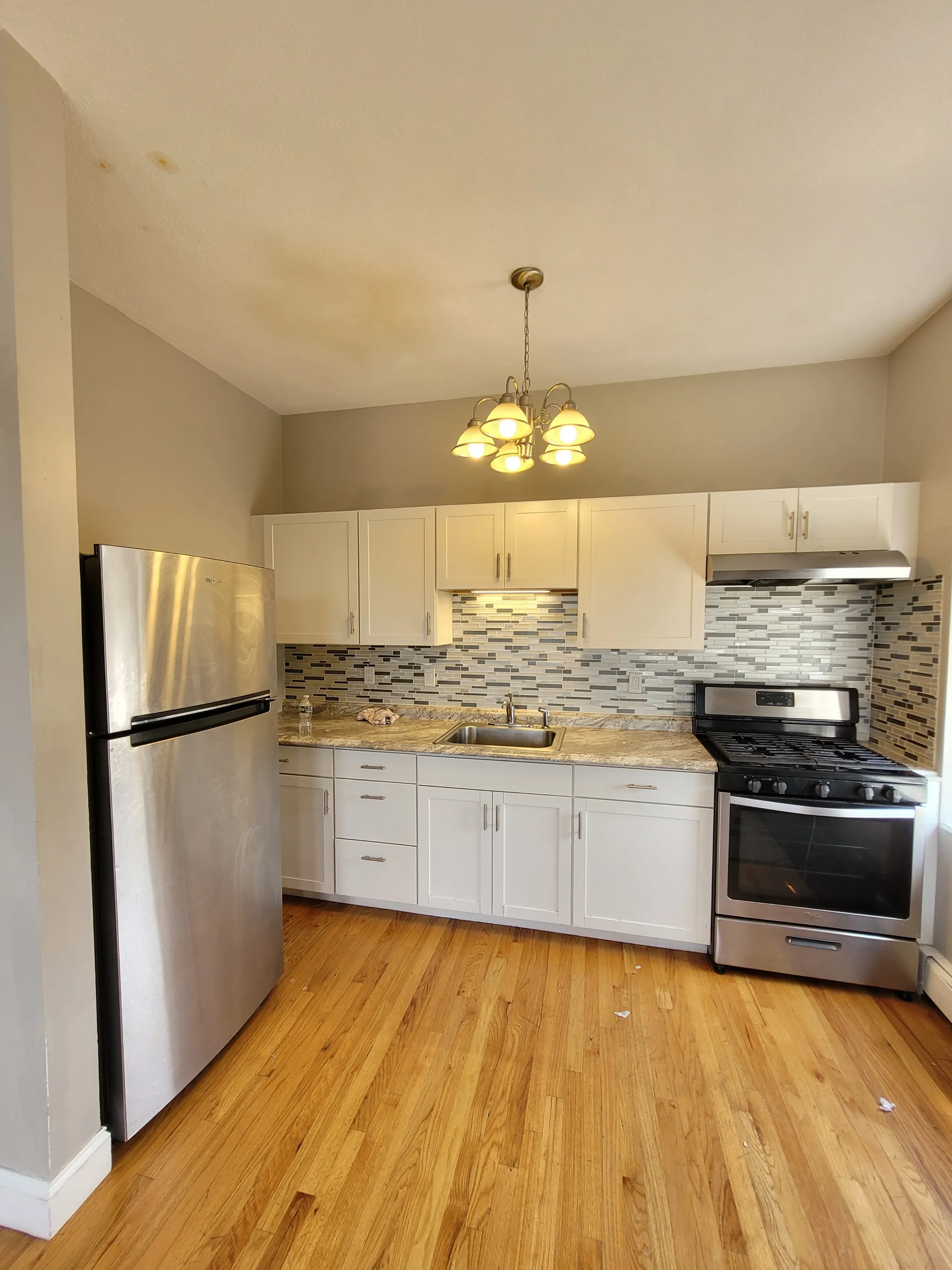 3 bed, 1 bath apartment for rent at 338 Warren St Unit 6, Roxbury — photo 1 of 10