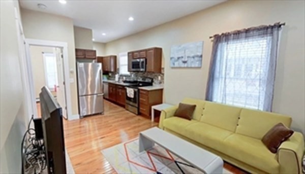 3 bed, 2 bath apartment for rent at 338 Western Ave Unit 1, Riverside — photo 5 of 20
