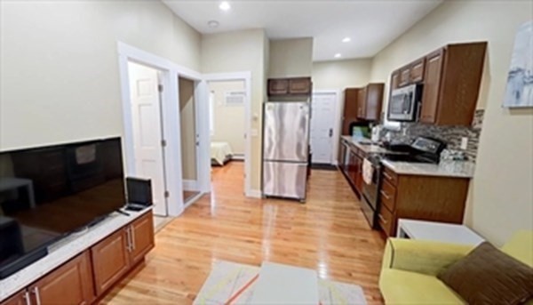3 bed, 2 bath apartment for rent at 338 Western Ave Unit 1, Riverside — photo 6 of 20