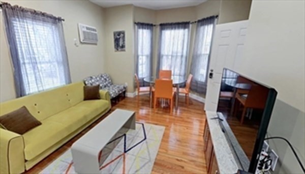 3 bed, 2 bath apartment for rent at 338 Western Ave Unit 1, Riverside — photo 3 of 20