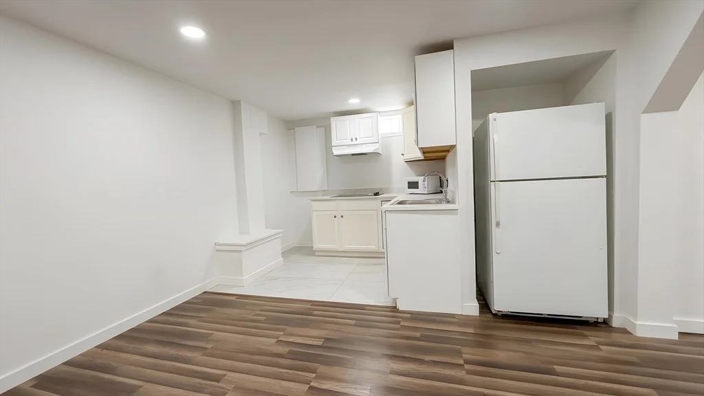 1 bed, 1 bath apartment for rent at 338 Whiting Ave Unit B, Dedham — photo 9 of 12