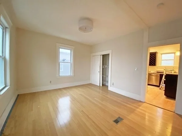 3 bed, 1 bath apartment for rent at 339-3 Allston St Unit 3, Cambridgeport — photo 5 of 16