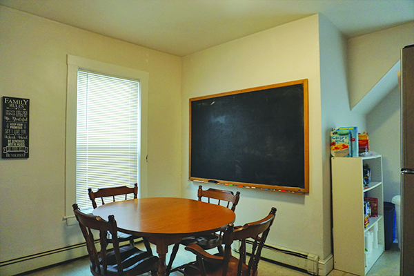 3 bed, 1.5 bath apartment for rent at 339 Beacon St Unit 339-A, Ward Two — photo 3 of 5