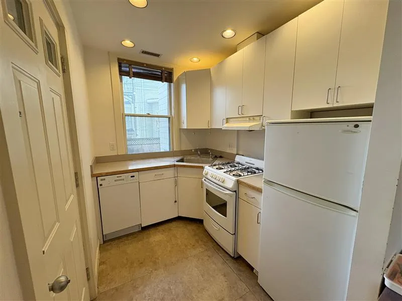 1 bed, 1 bath apartment for rent at 339 Broadway Unit 1R, Mid Cambridge — photo 4 of 8