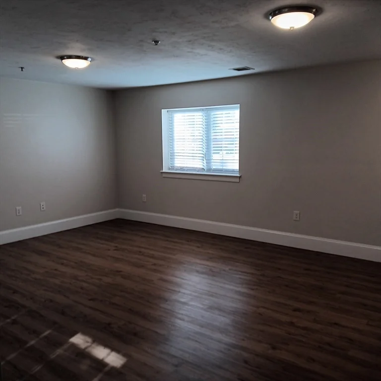 1 bed, 1 bath apartment for rent at 339 Centre St Unit 9, Middleboro — photo 3 of 10