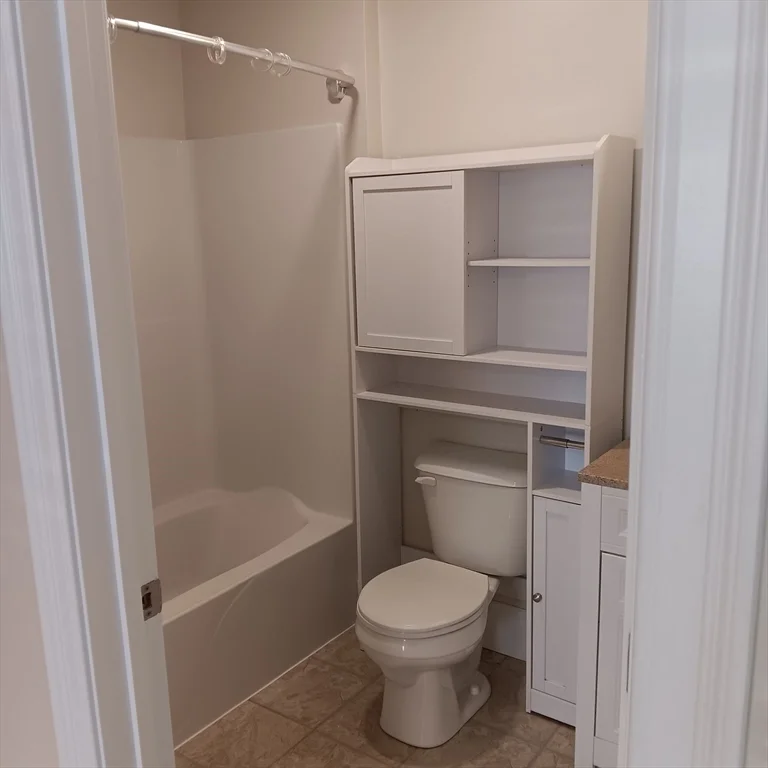 1 bed, 1 bath apartment for rent at 339 Centre St Unit 9, Middleboro — photo 8 of 10