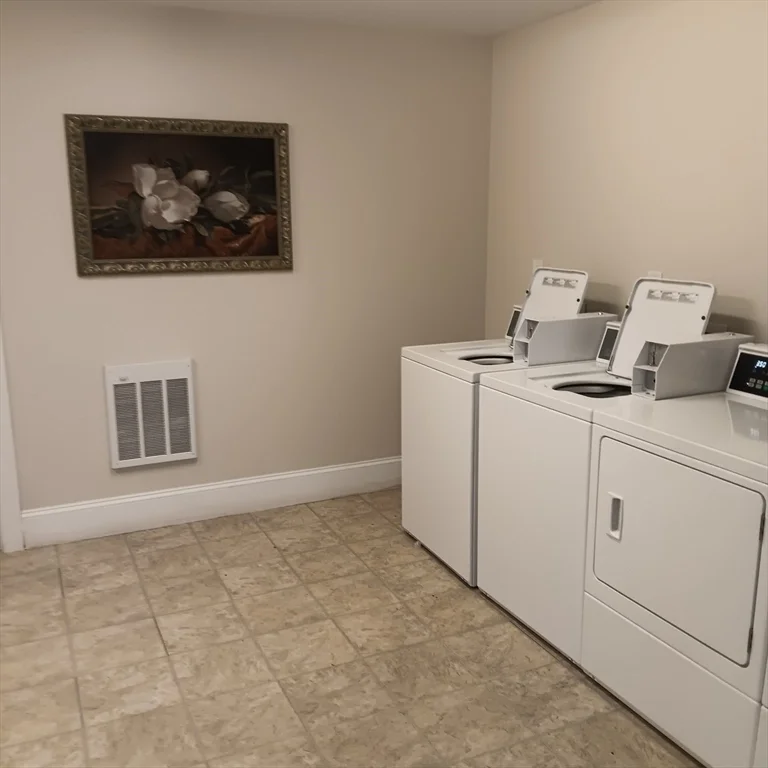 1 bed, 1 bath apartment for rent at 339 Centre St Unit 9, Middleboro — photo 9 of 10