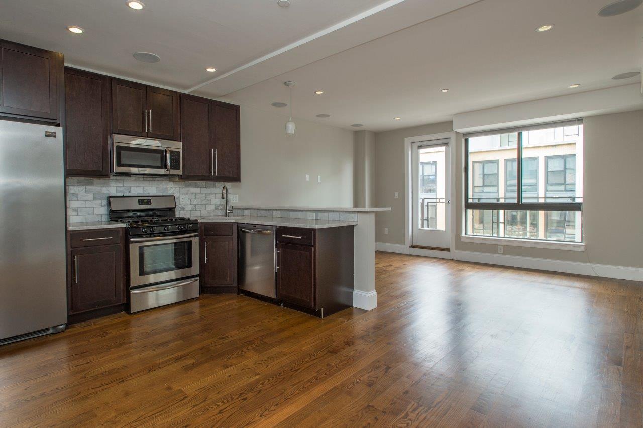 2 bed, 1 bath apartment for rent at 339 D St Unit 7, South Boston
