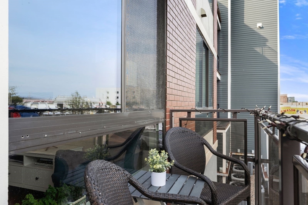 2 bed, 1 bath apartment for rent at 339 D St Unit 8, South Boston — photo 4 of 32