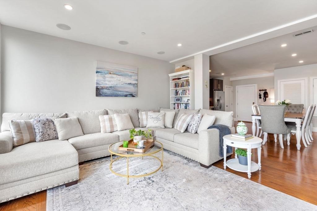 2 bed, 1 bath apartment for rent at 339 D St Unit 8, South Boston