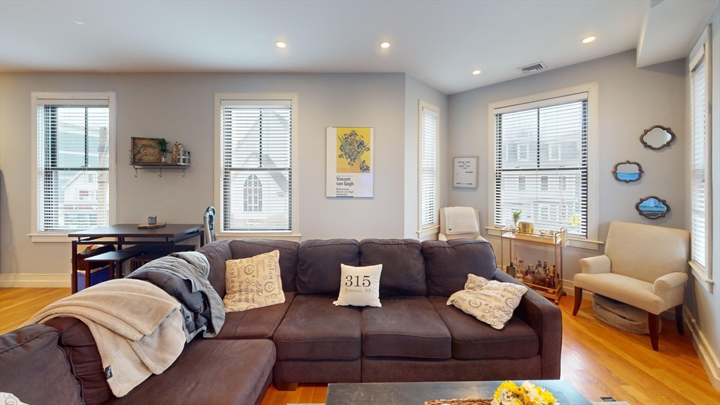 3 bed, 2 bath apartment for rent at 339 Dorchester St Unit 2, South Boston — photo 5 of 20