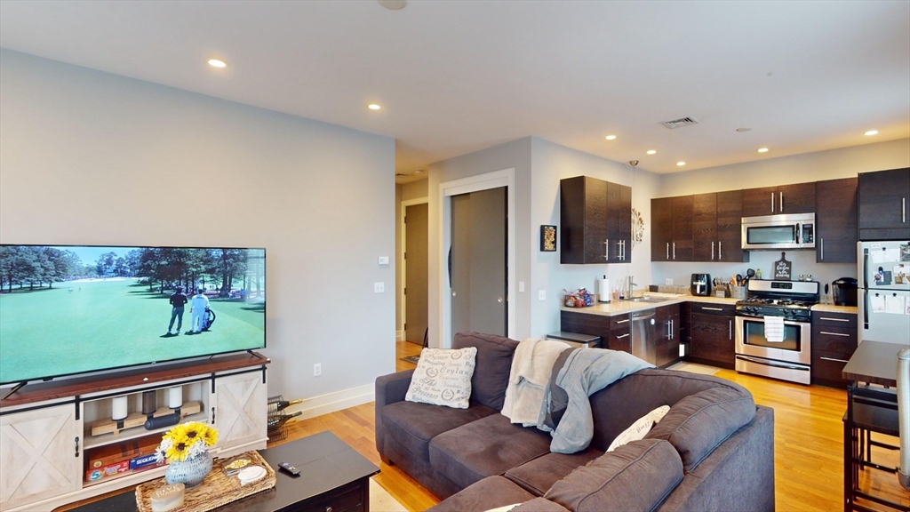 3 bed, 2 bath apartment for rent at 339 Dorchester St Unit 2, South Boston — photo 1 of 20