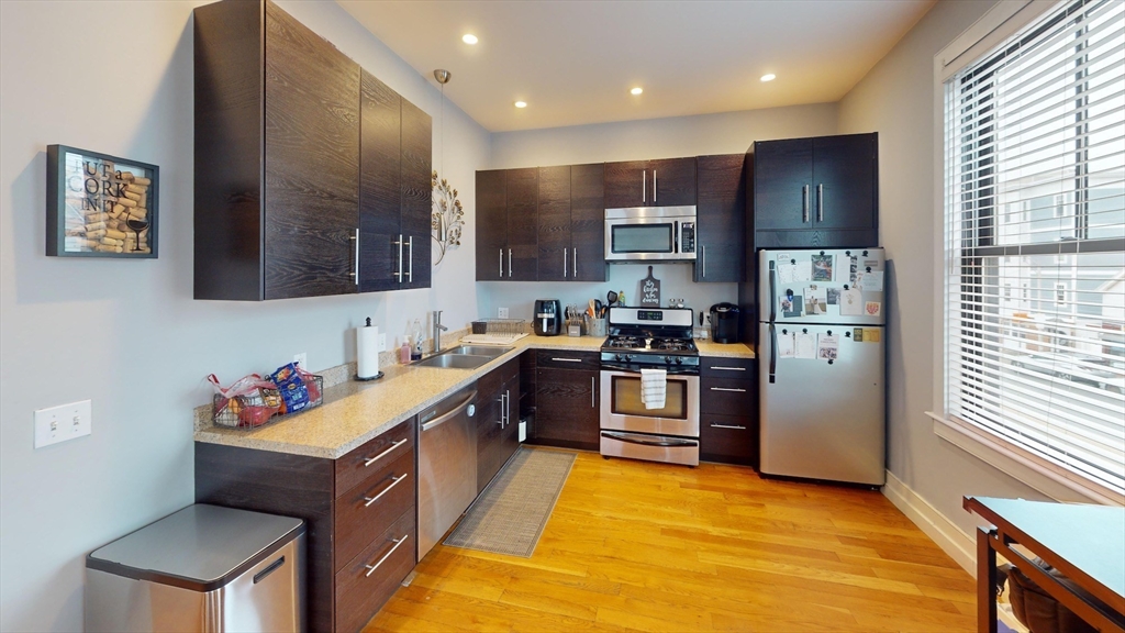3 bed, 2 bath apartment for rent at 339 Dorchester St Unit 2, South Boston — photo 2 of 20