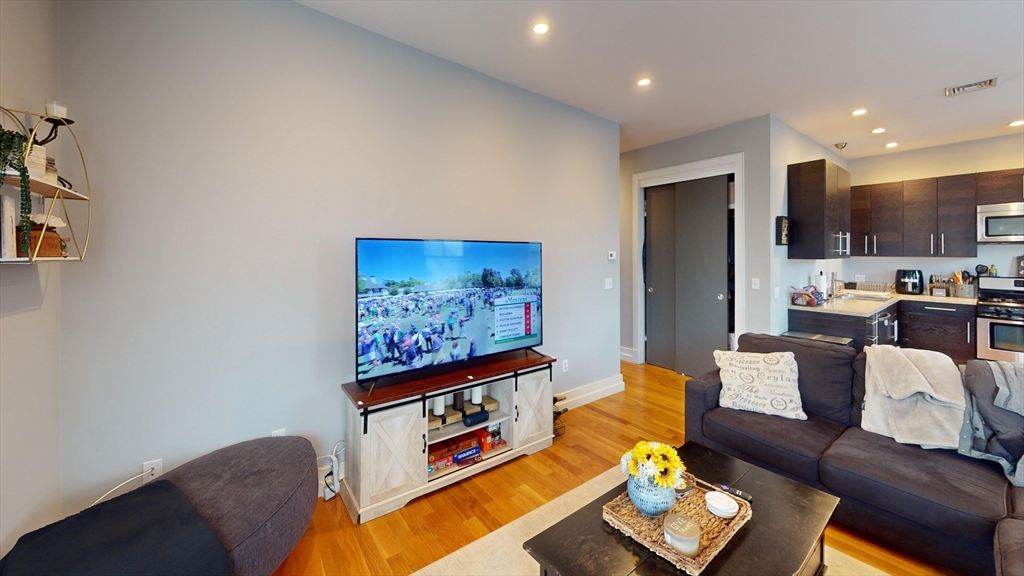 3 bed, 2 bath apartment for rent at 339 Dorchester St Unit 2, South Boston — photo 4 of 20