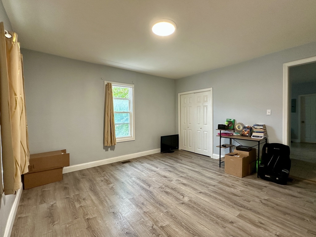 2 bed, 1 bath apartment for rent at 339 N Front St Unit 1, New Bedford — photo 3 of 11