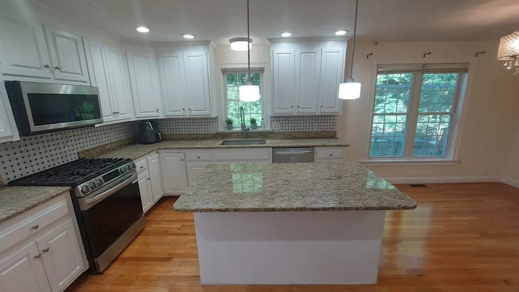 5 bed, 3 bath apartment for rent at 339 Poplar St, Roslindale — photo 2 of 32