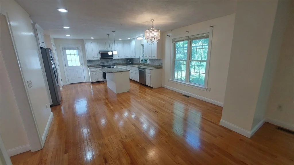 5 bed, 3 bath apartment for rent at 339 Poplar St, Roslindale — photo 7 of 32