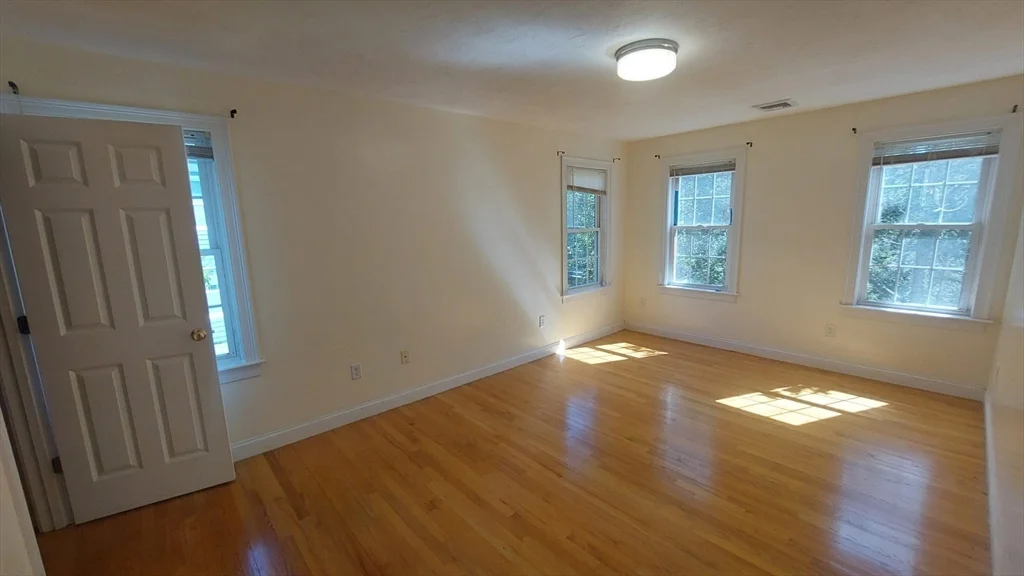 5 bed, 3 bath apartment for rent at 339 Poplar St, Roslindale — photo 15 of 32