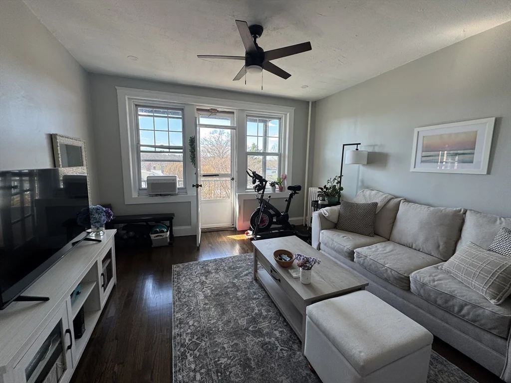 1 bed, 1 bath apartment for rent at 339 S Huntington Ave Unit 7, Jamaica Plain