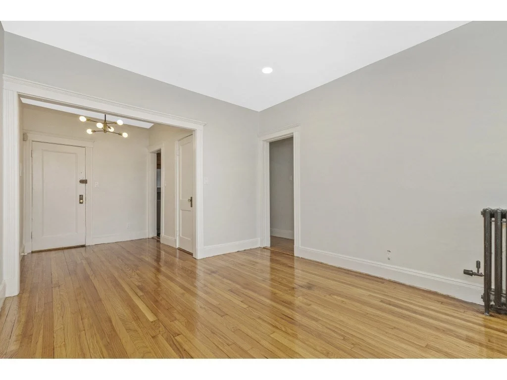 2 bed, 1 bath apartment for rent at 339 S Huntington Ave Unit 8, Boston — photo 4 of 14