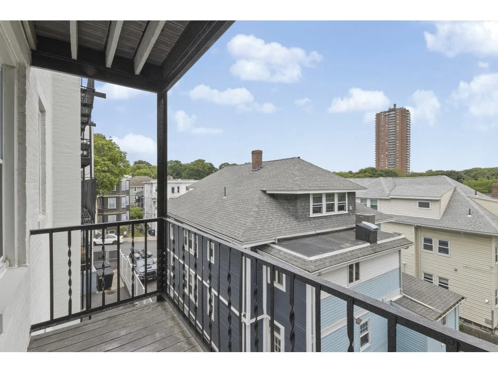 2 bed, 1 bath apartment for rent at 339 S Huntington Ave Unit 8, Boston — photo 12 of 14
