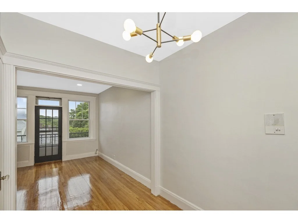2 bed, 1 bath apartment for rent at 339 S Huntington Ave Unit 8, Boston — photo 2 of 14