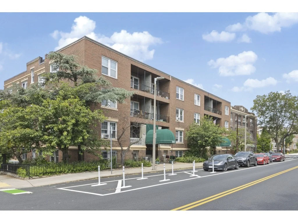 2 bed, 1 bath apartment for rent at 339 S Huntington Ave Unit 8, Boston — photo 1 of 14
