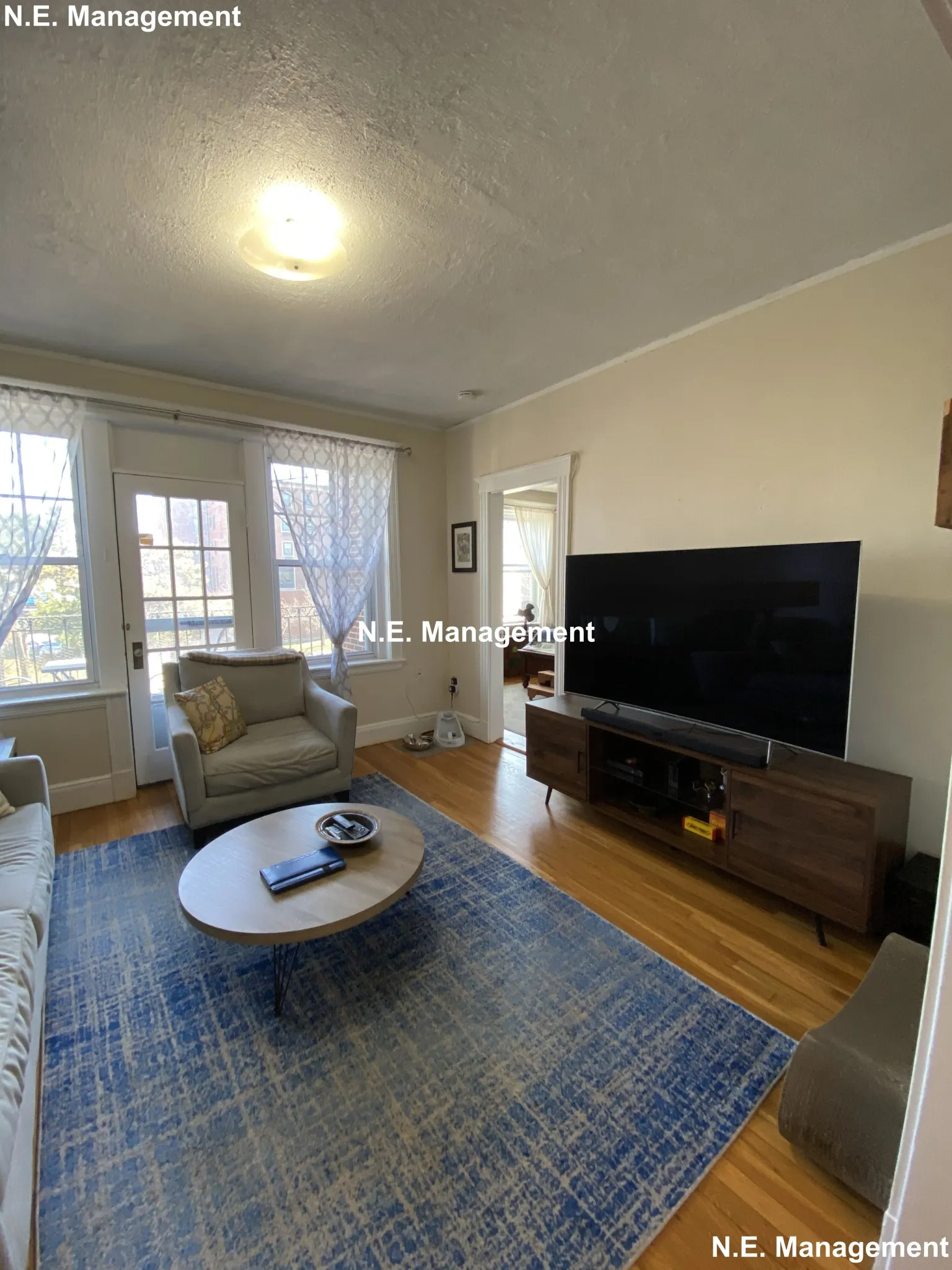 2 bed, 1 bath apartment for rent at 339 S Huntington Ave Unit 10, Jamaica Plain — photo 2 of 12