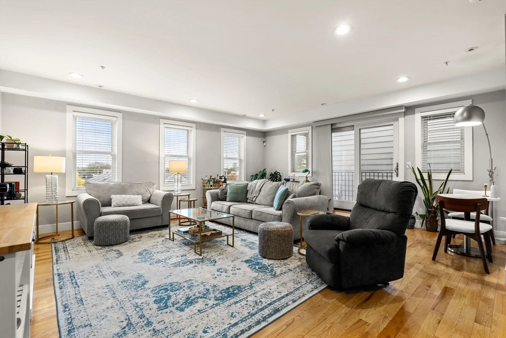 2 bed, 2 bath apartment for rent at 339 W Broadway Unit 12, South Boston — photo 8 of 23