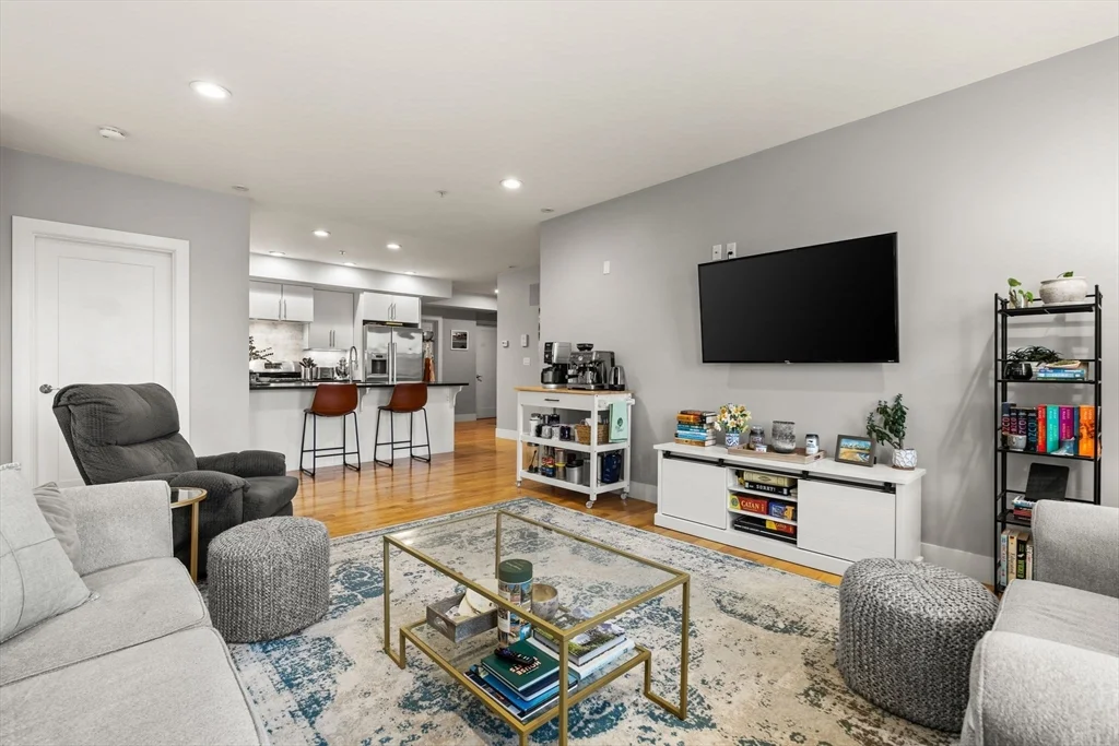 2 bed, 2 bath apartment for rent at 339 W Broadway Unit 12, South Boston — photo 10 of 23