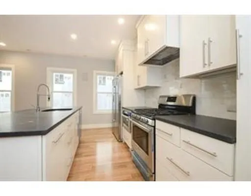 2 bed, 2 bath apartment for rent at 339 W Broadway Unit 4, South Boston — photo 3 of 8