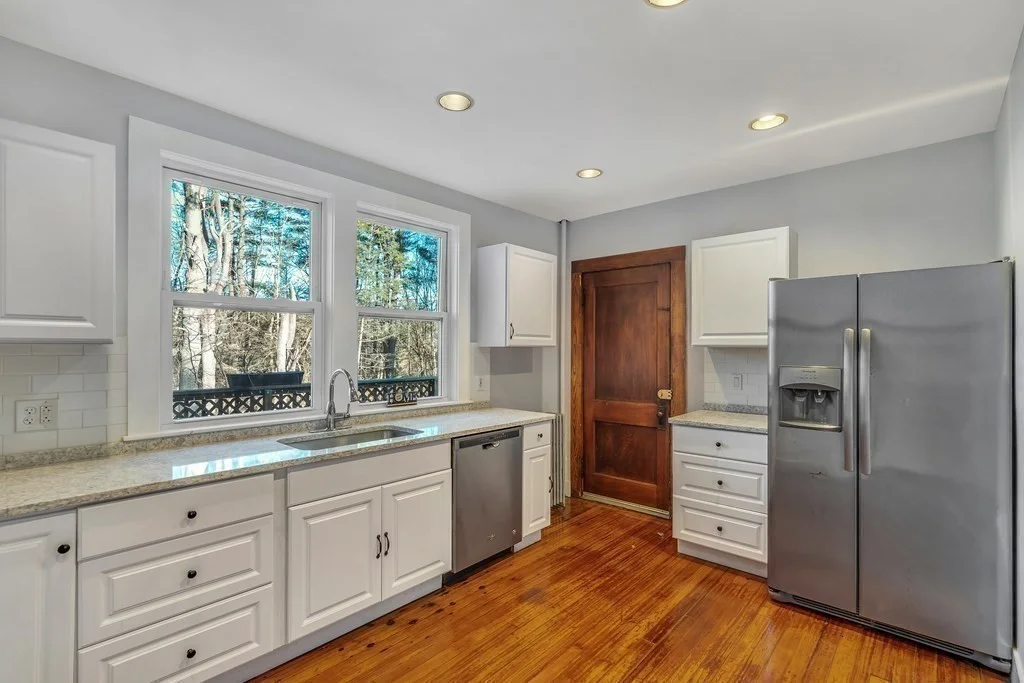 3 bed, 2 bath apartment for rent at 34-36 Maple Unit Right, Sudbury — photo 11 of 31