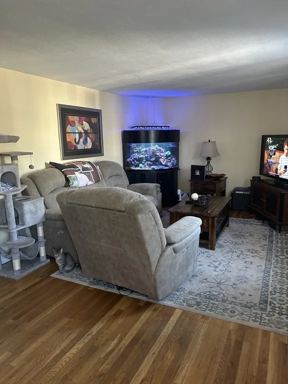 4 bed, 1 bath apartment for rent at 34-A Olcott St Unit 34A, Watertown — photo 5 of 14