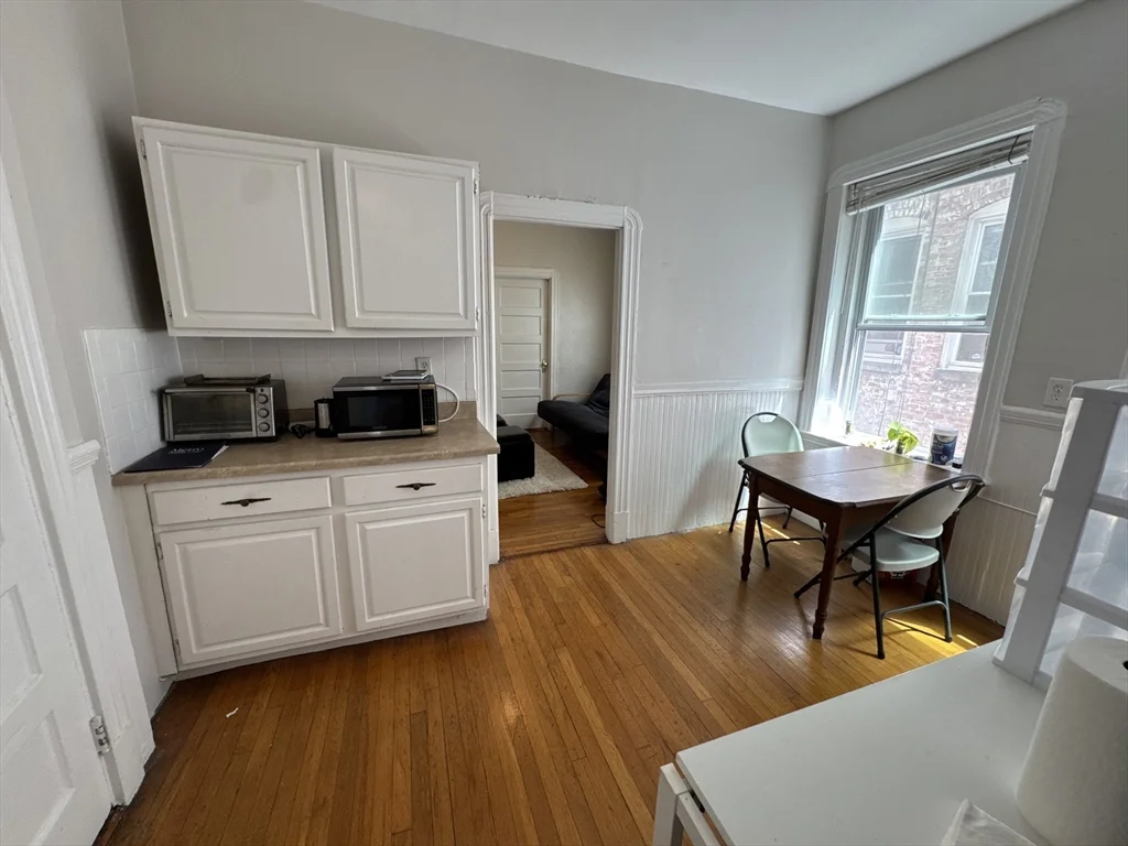 2 bed, 1 bath apartment for rent at 34 Anderson St Unit 6, Beacon Hill