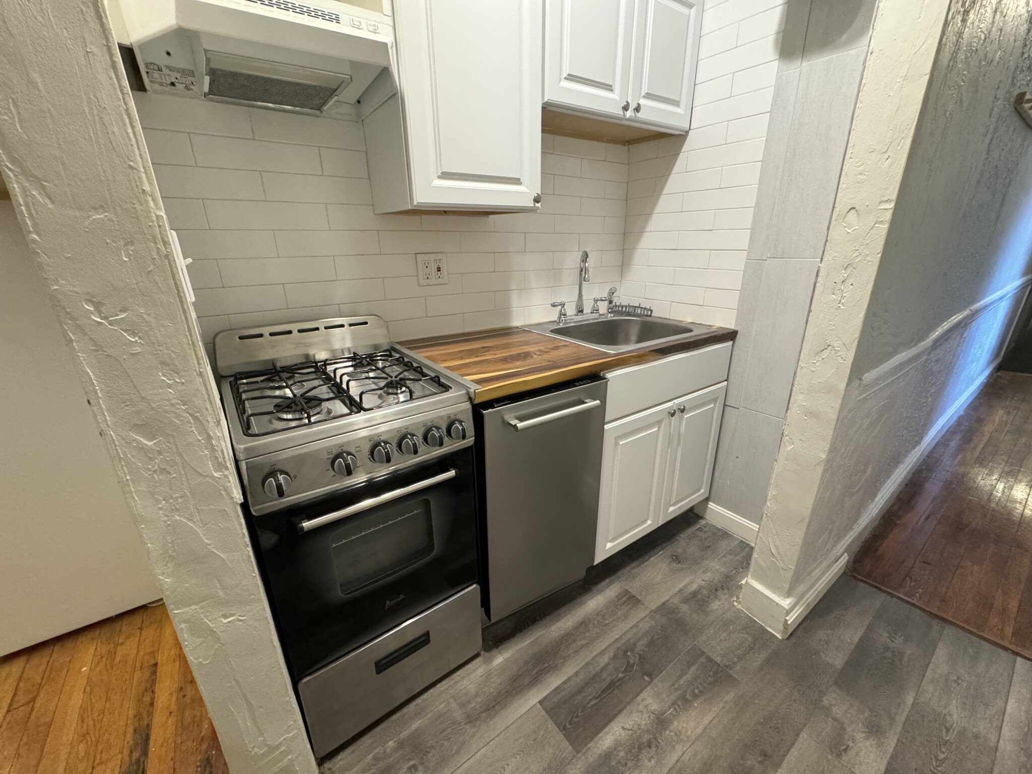 2 bed, 1 bath apartment for rent at 34 Anderson Unit 2, Beacon Hill — photo 4 of 23