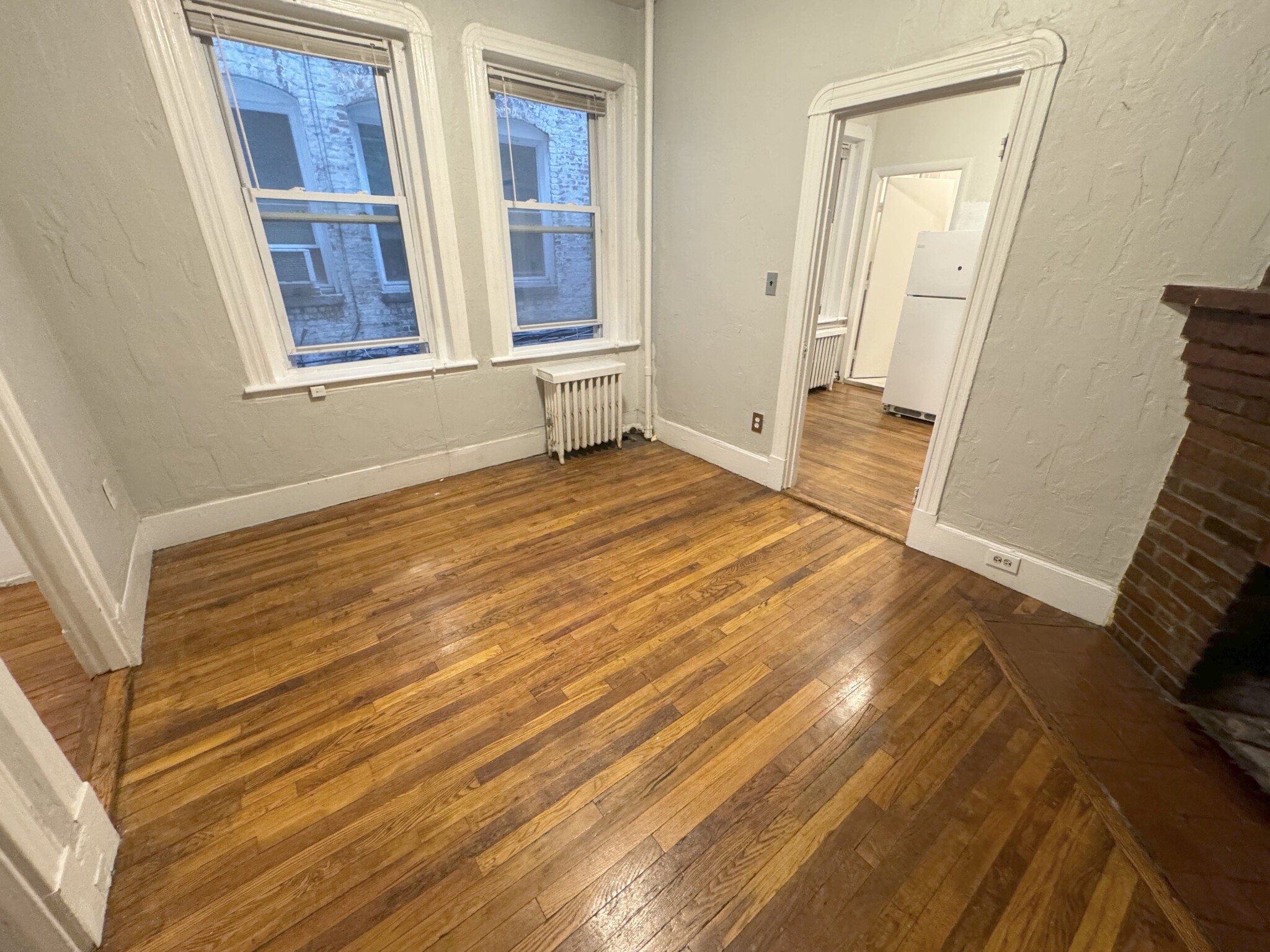 2 bed, 1 bath apartment for rent at 34 Anderson Unit 2, Beacon Hill — photo 2 of 23