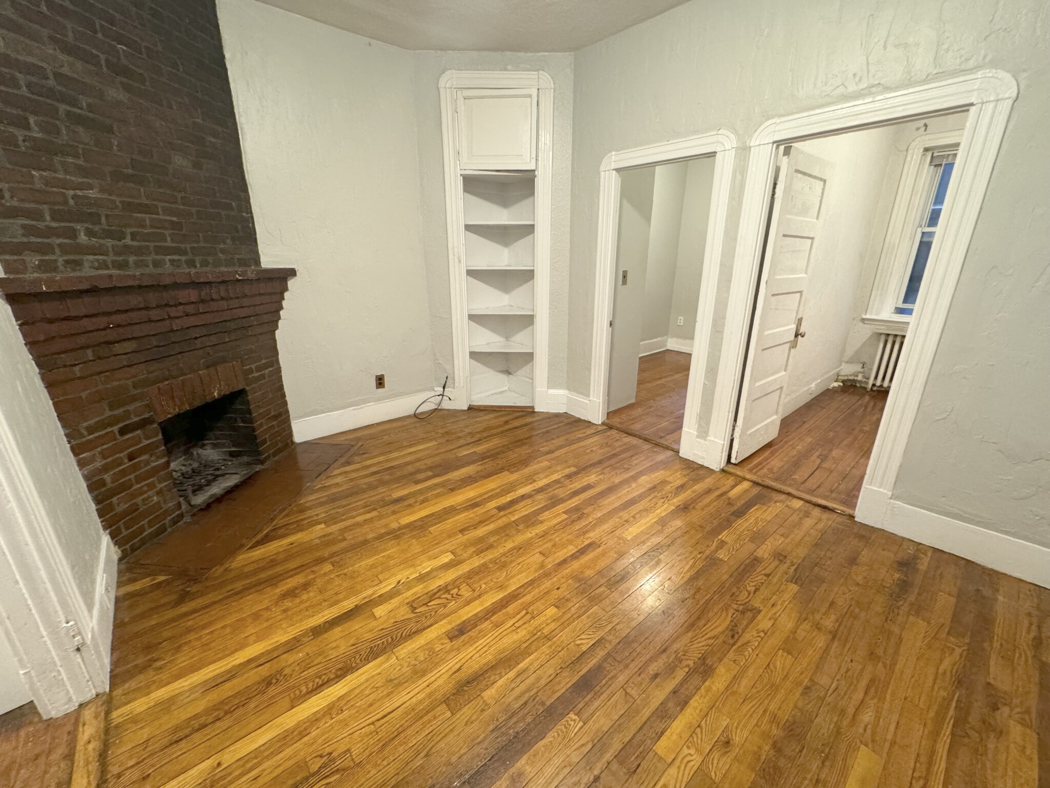 2 bed, 1 bath apartment for rent at 34 Anderson Unit 2, Beacon Hill — photo 1 of 23