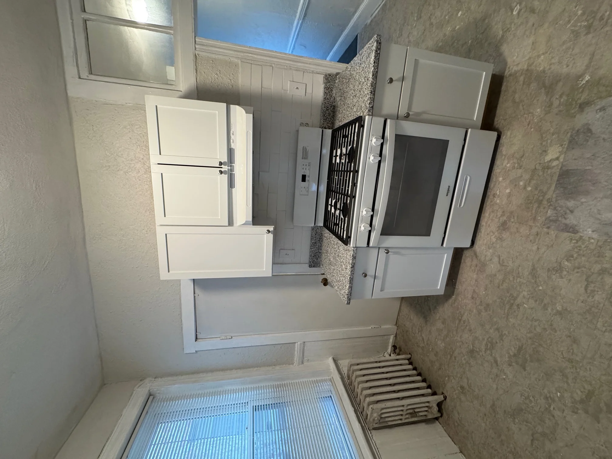 2 bed, 1 bath apartment for rent at 34 Anderson Unit 4, Beacon Hill — photo 2 of 11