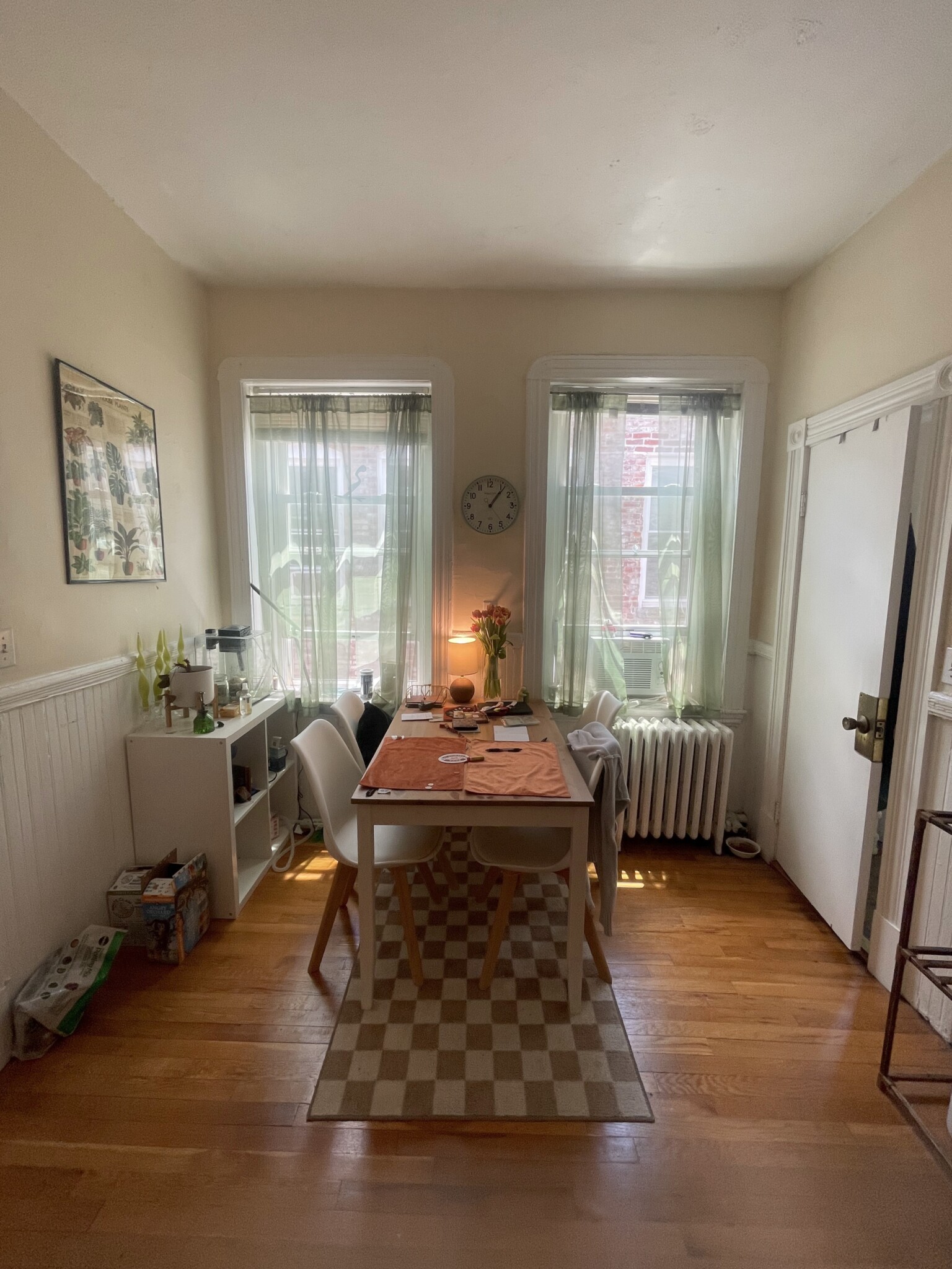 2 bed, 1 bath apartment for rent at 34 Anderson Unit 8, Beacon Hill — photo 1 of 11