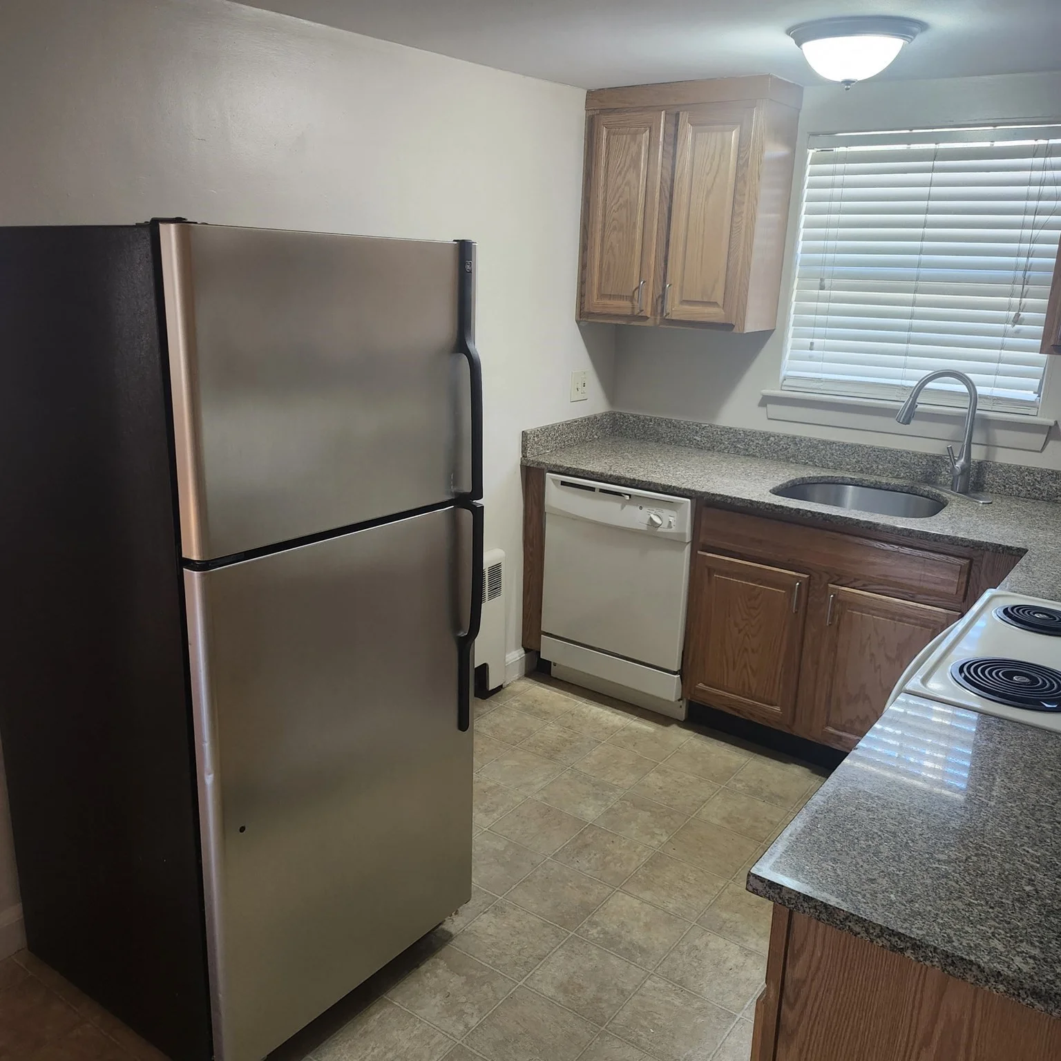1 bed, 1 bath apartment for rent at 34 Antico Way Unit A, Waltham — photo 2 of 10