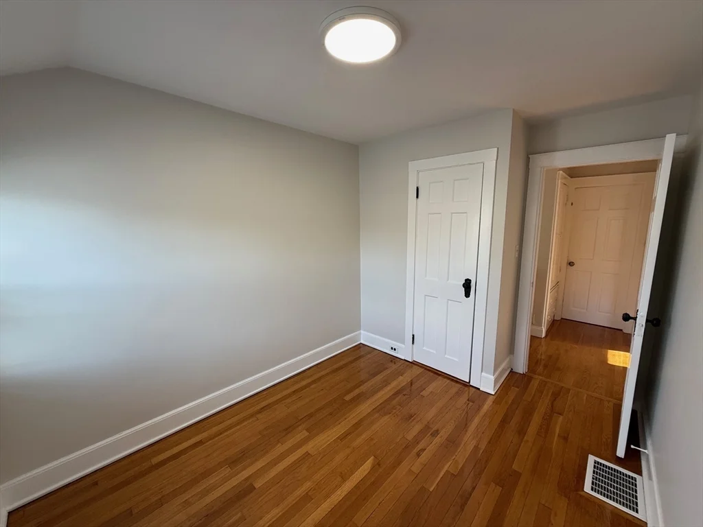 3 bed, 1 bath apartment for rent at 34 Arnold St Unit 34, Quincy — photo 12 of 24