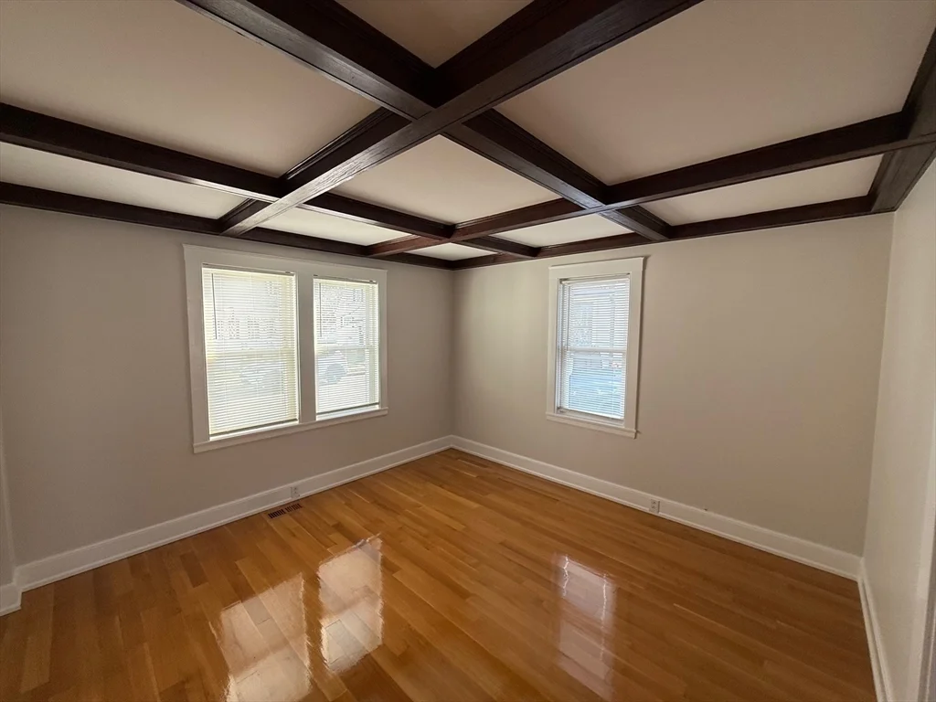 3 bed, 1 bath apartment for rent at 34 Arnold St Unit 34, Quincy — photo 3 of 24