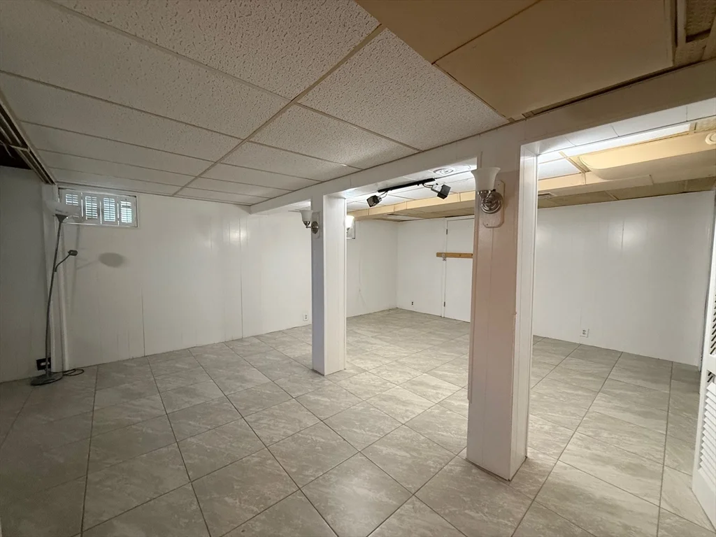 3 bed, 1 bath apartment for rent at 34 Arnold St Unit 34, Quincy — photo 18 of 24