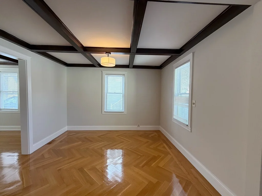 3 bed, 1 bath apartment for rent at 34 Arnold St Unit 34, Quincy — photo 2 of 24
