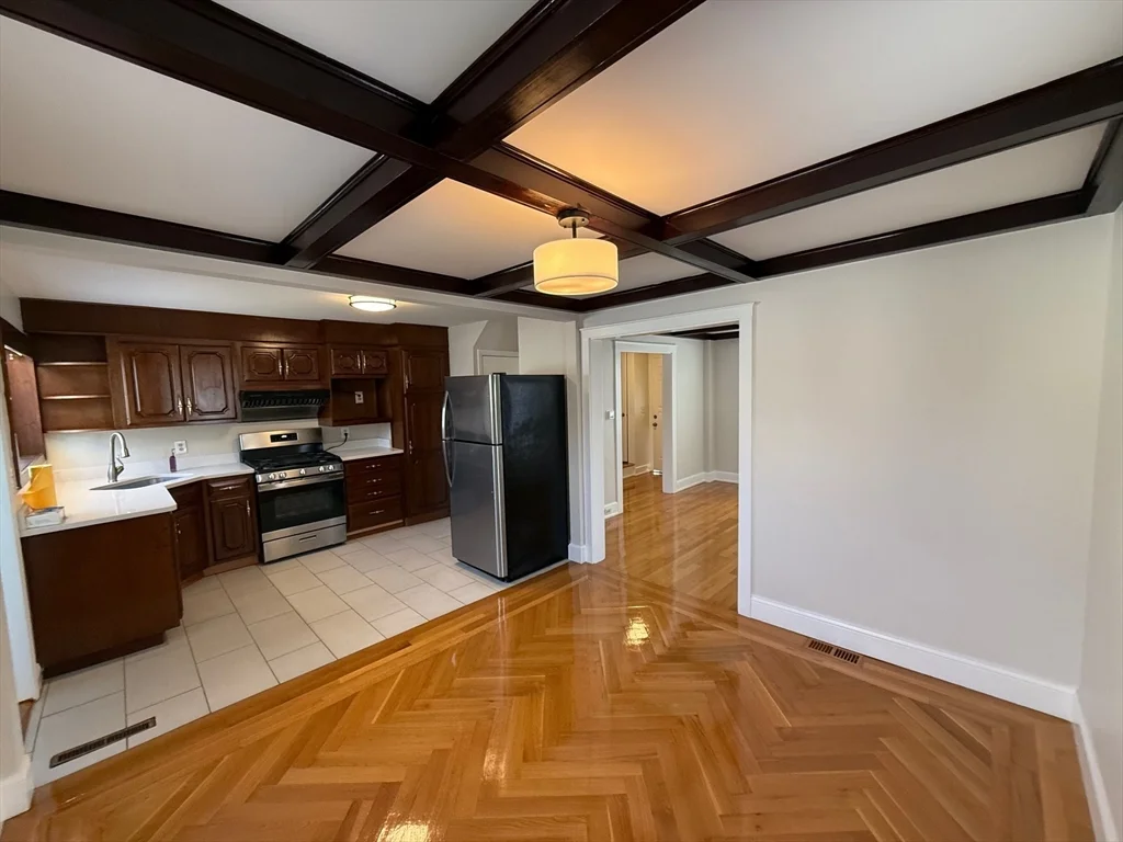 3 bed, 1 bath apartment for rent at 34 Arnold St Unit 34, Quincy — photo 7 of 24