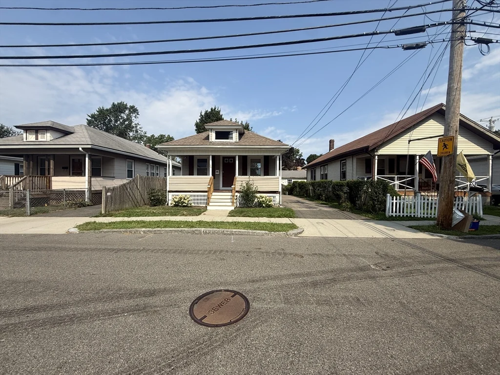 2 bed, 1 bath apartment for rent at 34 Baxter Ave Unit 34, Quincy — photo 1 of 13