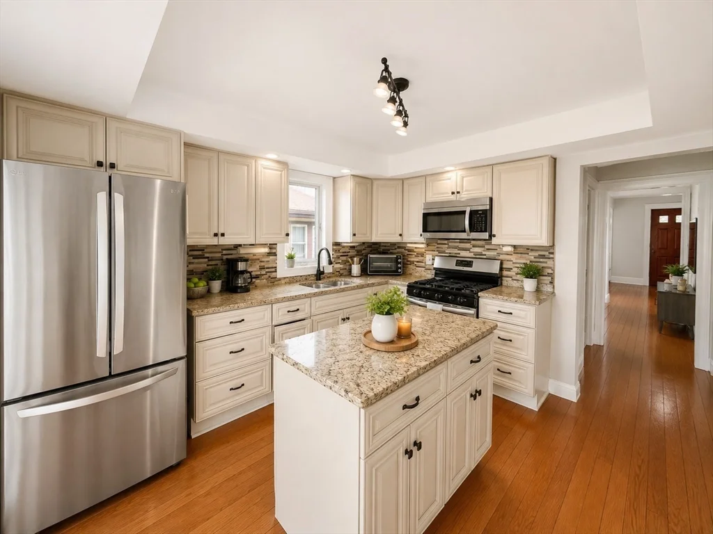 2 bed, 1 bath apartment for rent at 34 Baxter Ave Unit 34, Quincy — photo 3 of 13