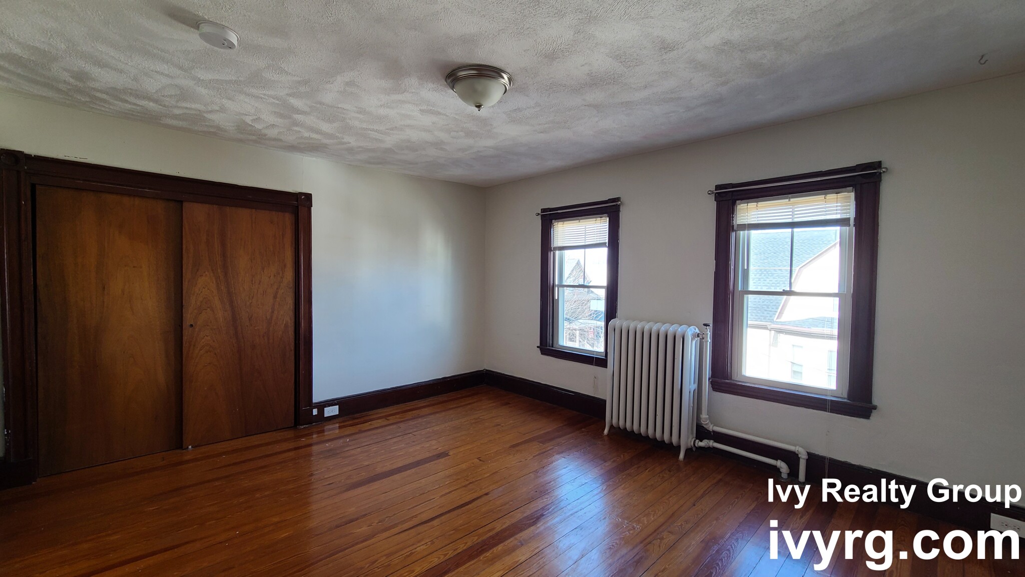 4 bed, 1.5 bath apartment for rent at 34 Bay State Ave Unit 2, Powder House Square — photo 7 of 13