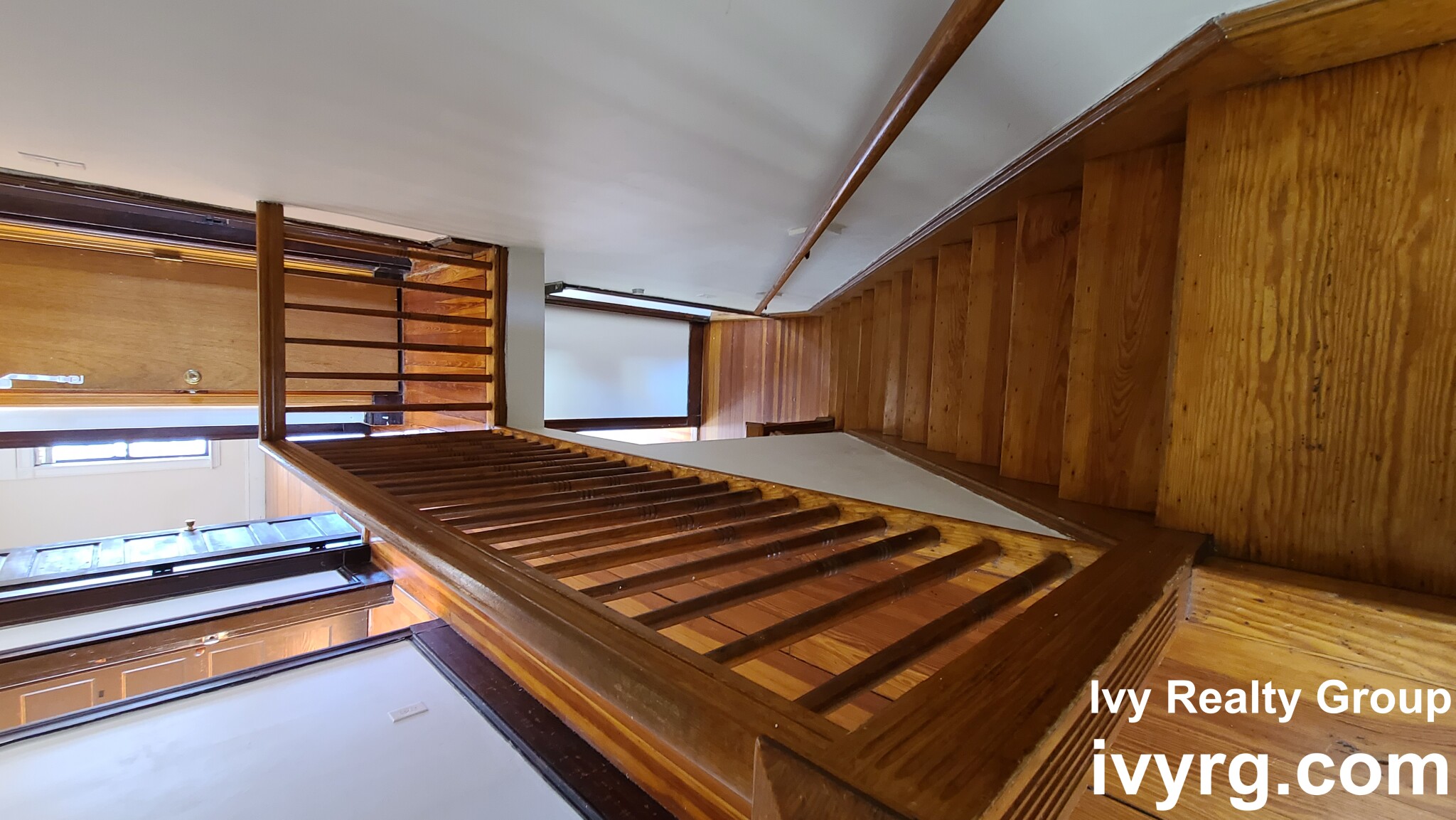 4 bed, 1.5 bath apartment for rent at 34 Bay State Ave Unit 2, Powder House Square — photo 5 of 13